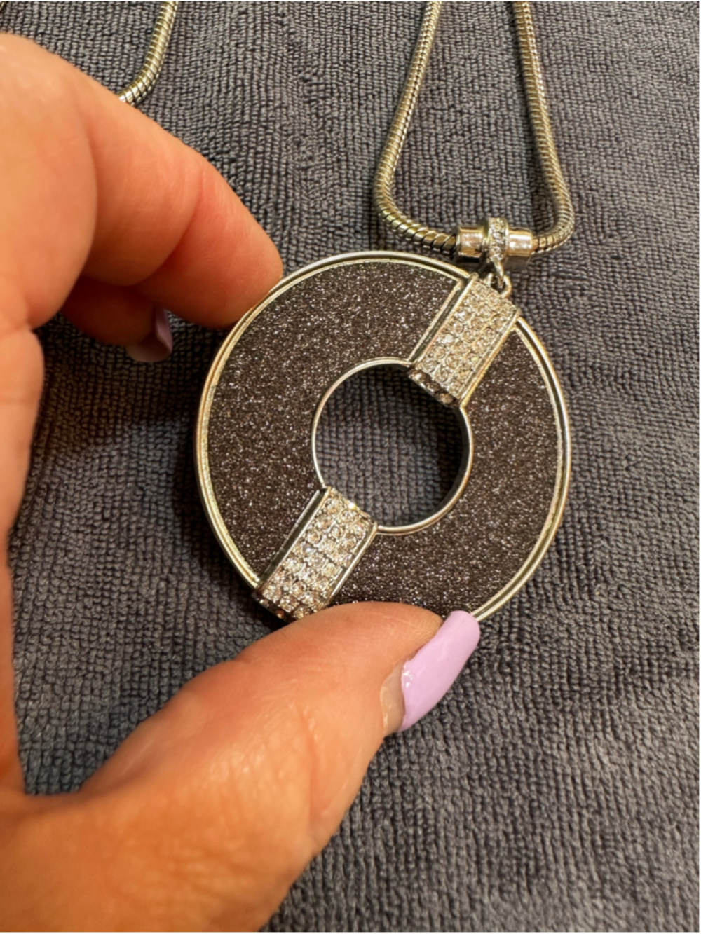 ABS Silver and Black Tone Shimmer Pendant Necklace - Picture 3 of 4